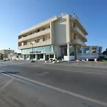 Miramare فندق لاتينا
